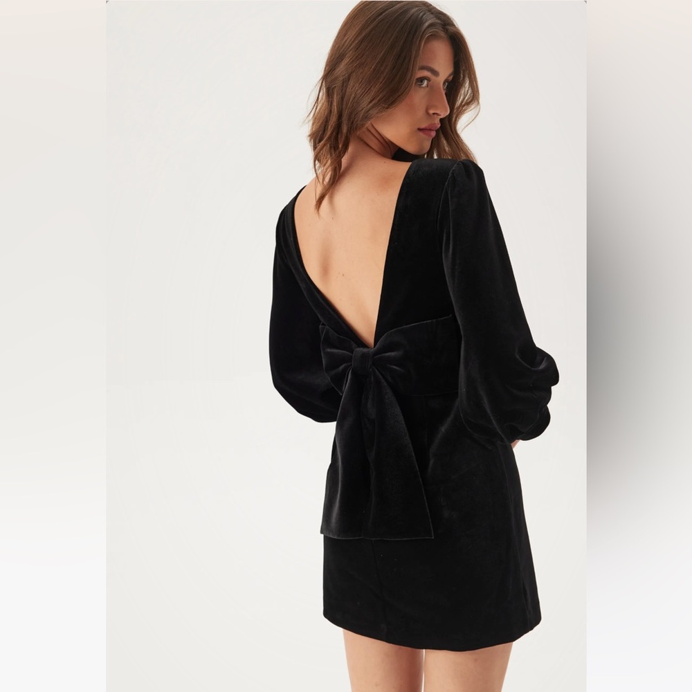 Ever New Melbourne Dress Sz 4 Black Velvet Bow Back Josilyn Long Sleeve Mini